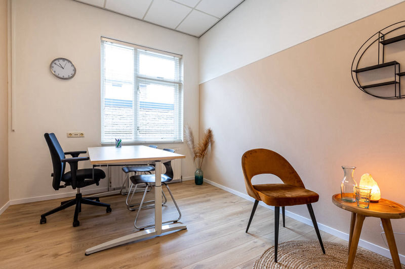 Room 3, seating area with armchairs